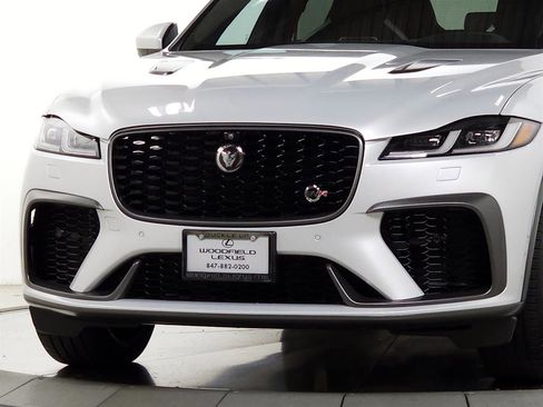 Used 2021 Jaguar F-PACE SVR image 3