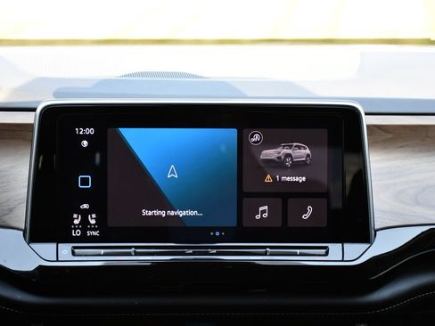 Used 2025 Volkswagen Atlas SE AWD/4WD image 26