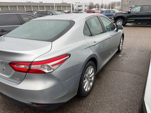 Used 2018 Toyota Camry LE image 14