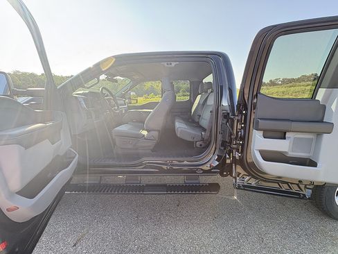 New 2026 Ford F350 XLT w/ FX4 Off-Road Package AWD/4WD image 16