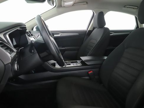 Used 2020 Ford Fusion SE image 16