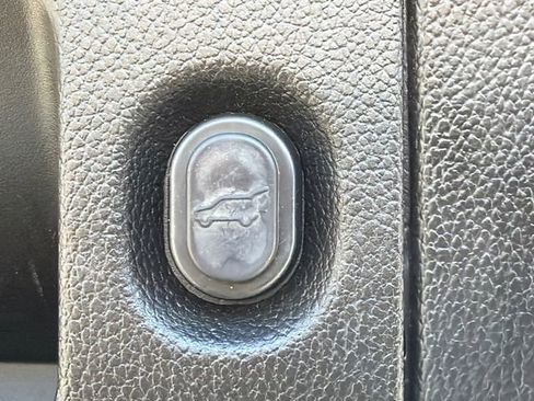 Used 2019 GMC Yukon XL Denali w/ Open Road Package image 19