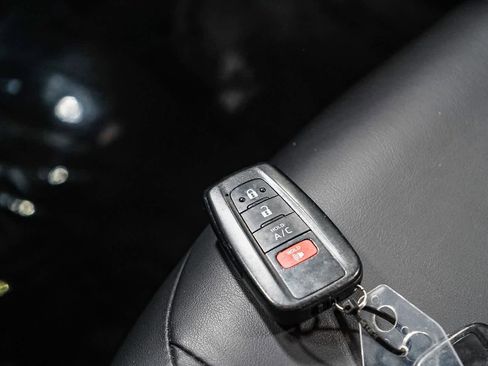 Certified 2022 Toyota Prius Prime XLE image 28