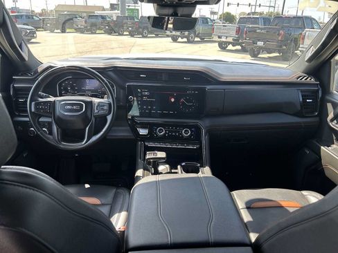 Used 2024 GMC Sierra 1500 AT4 w/ Technology Package AWD/4WD image 20