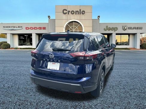 Used 2025 Nissan Rogue SV AWD/4WD image 3