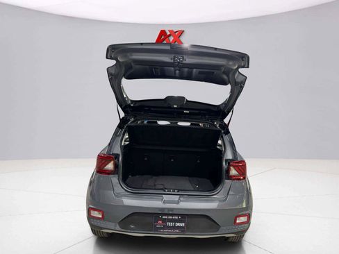 Used 2024 Hyundai Venue Limited FWD image 55