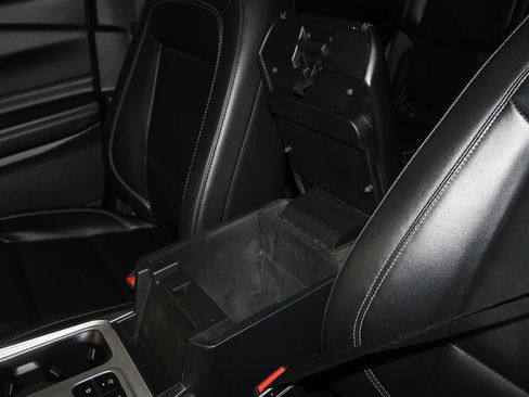Used 2022 Ford Explorer XLT w/ Equipment Group 202A RWD image 18