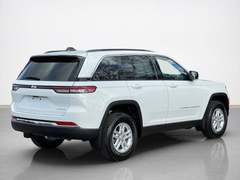 New 2025 Jeep Grand Cherokee Laredo w/ MOPAR Finishing Package image 7