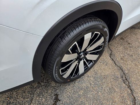 New 2025 Mitsubishi Outlander SE image 10