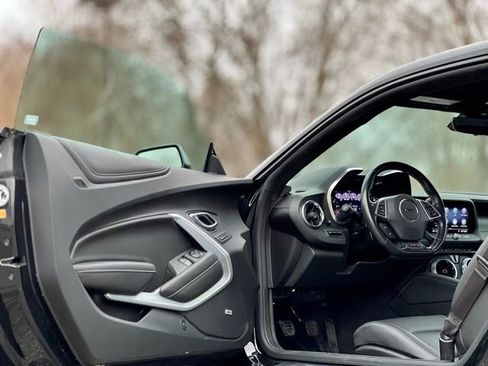 Used 2019 Chevrolet Camaro SS image 9