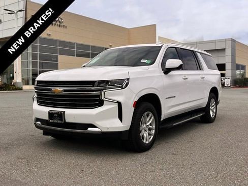 Used 2022 Chevrolet Suburban LT image 1