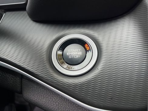 New 2025 Jeep Grand Cherokee L Altitude image 30