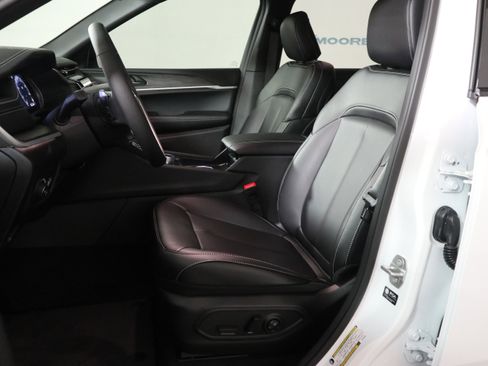 New 2025 Jeep Grand Cherokee L Limited w/ Black Appearance Package image 24