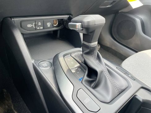 Used 2025 Kia K4 LX image 45