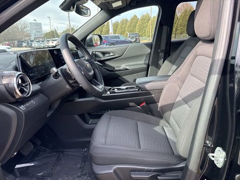 Used 2025 Chevrolet Equinox LT image 7