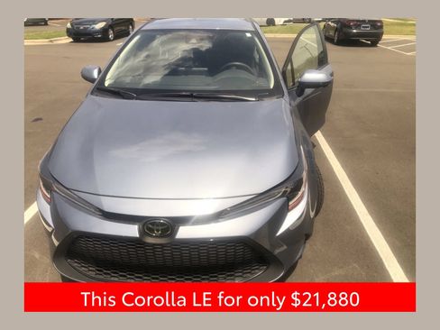 Used 2022 Toyota Corolla LE w/ LE Convenience Package FWD image 1