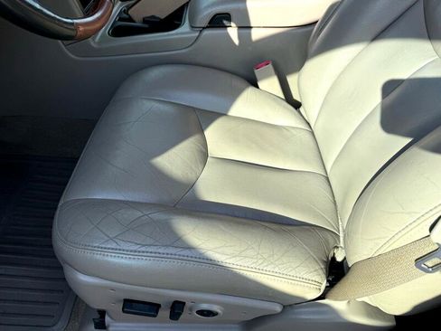 Used 2005 GMC Sierra 3500 SLT w/ Heavy-Duty Power Package image 32