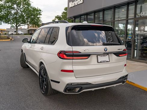 Used 2023 BMW X7 xDrive40i w/ M Sport Package AWD/4WD image 4