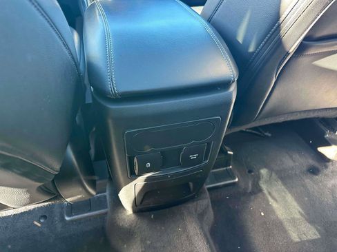 Used 2022 Ford Explorer Limited w/ Equipment Group 301A image 11