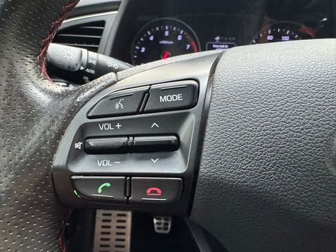 Used 2017 Hyundai Elantra Sport w/ Sport Premium Package 06 image 19