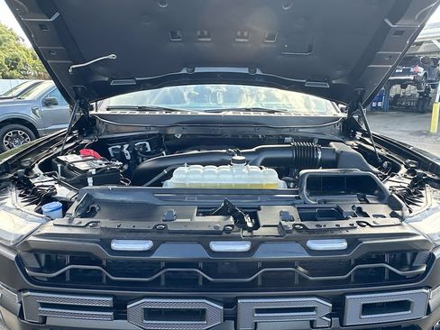 Used 2025 Ford F150 Raptor AWD/4WD image 31