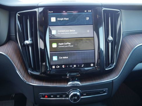 Used 2023 Volvo XC60 T8 Ultimate w/ Climate Package image 49