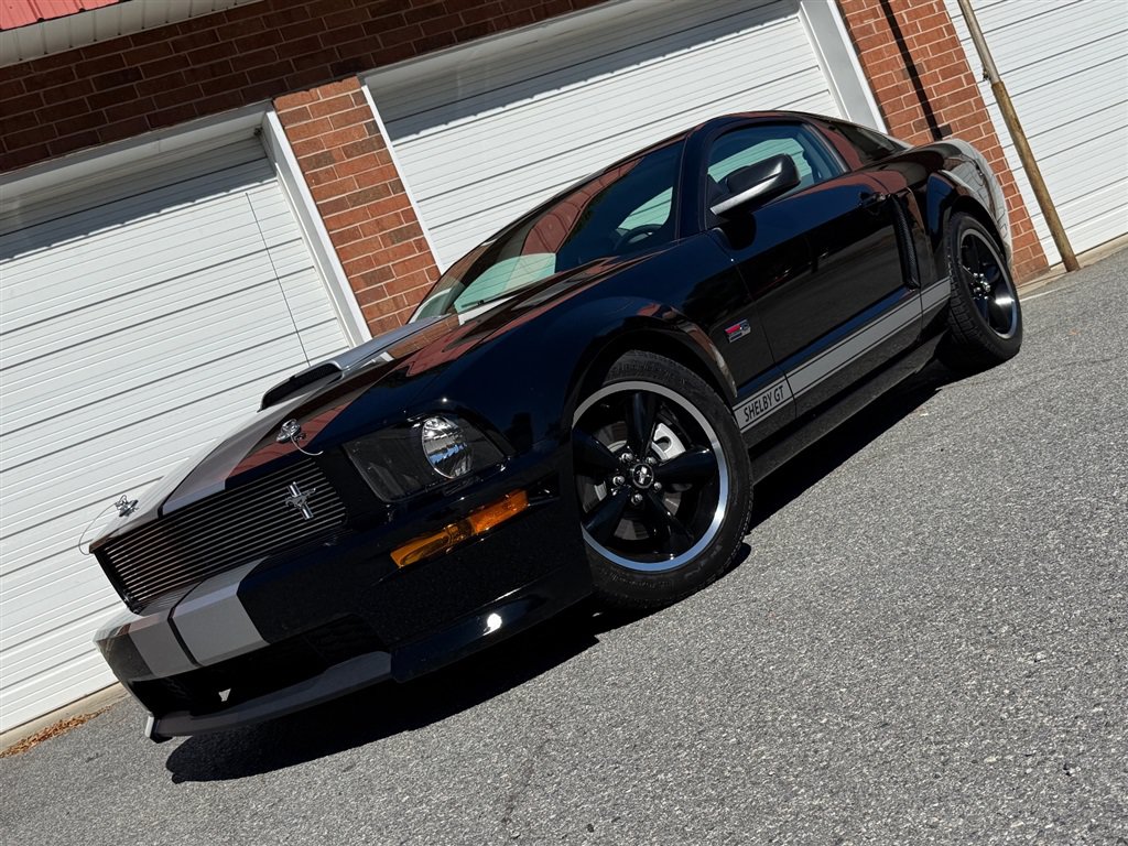 Used 2007 Ford Mustang GT RWD image 3