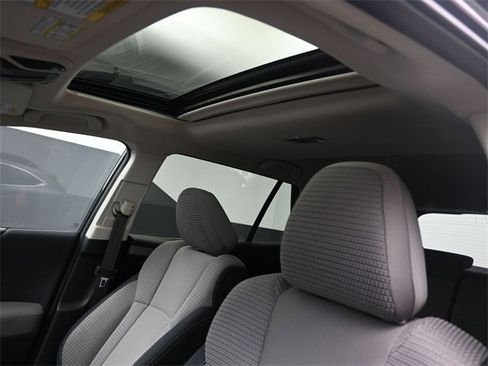 Used 2022 Subaru Outback Premium image 19