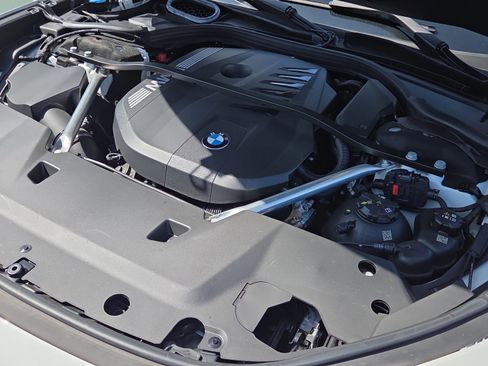 Certified 2023 BMW 740i RWD image 19