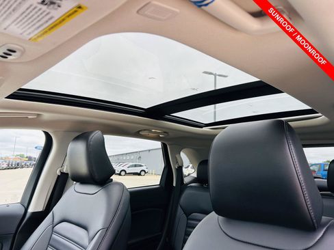 Used 2024 Ford Edge SEL w/ Convenience Package AWD/4WD image 4