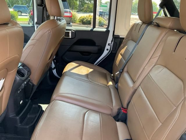 Used 2022 Jeep Wrangler Unlimited Sahara AWD/4WD image 15