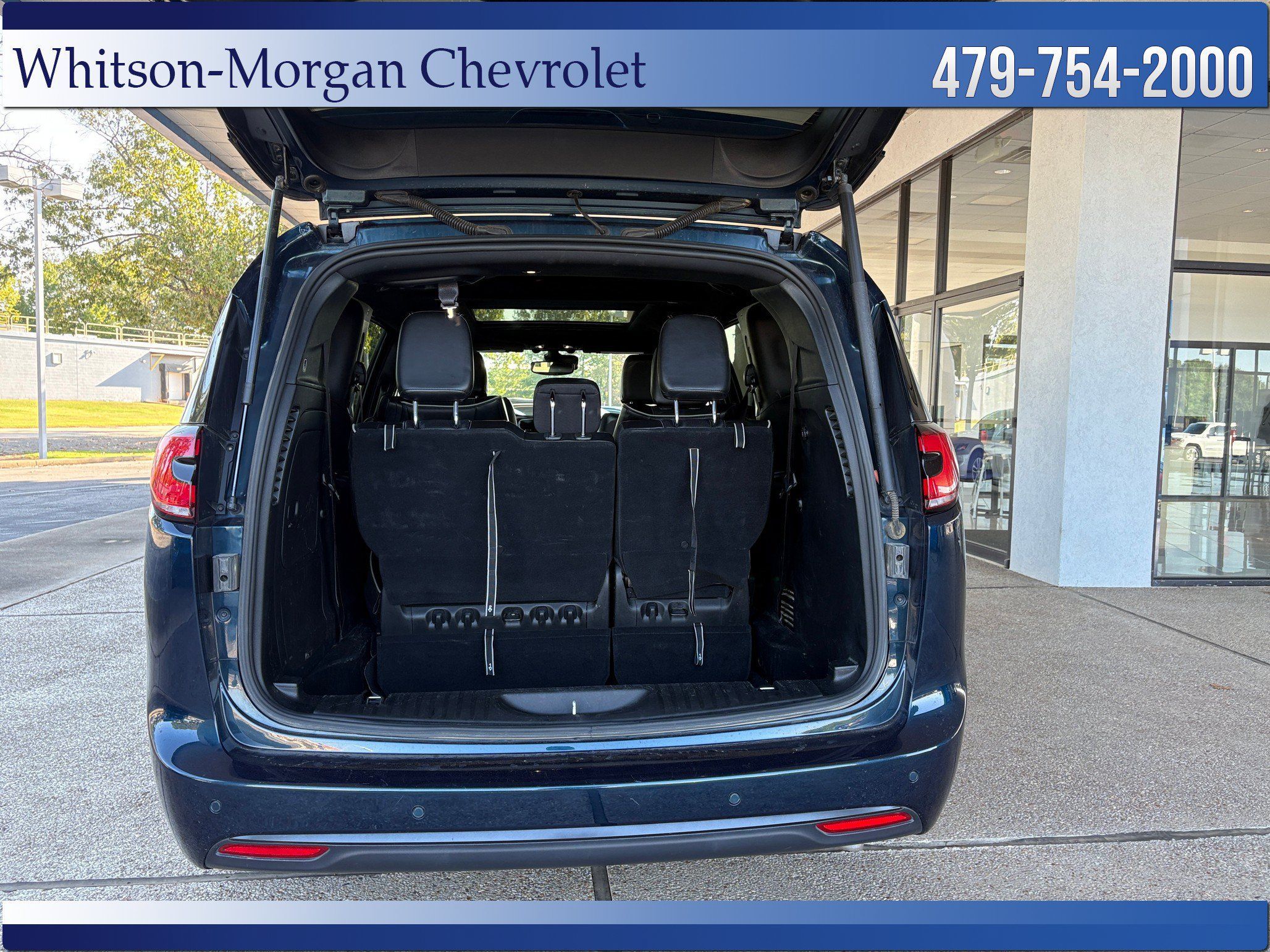 Used 2024 Chrysler Pacifica Premium FWD image 38