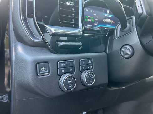 Used 2024 Chevrolet Silverado 1500 High Country w/ High Country Premium Package image 21