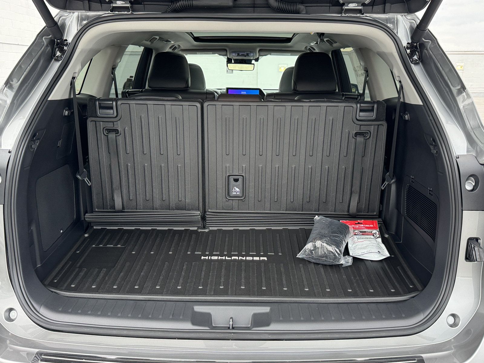 New 2026 Toyota Highlander Platinum AWD/4WD image 10