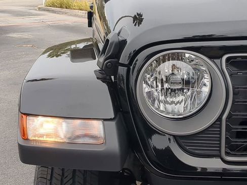 New 2026 Jeep Gladiator Sport AWD/4WD image 10