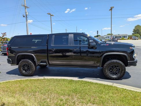 Used 2024 Chevrolet Silverado 2500 ZR2 w/ ZR2 Bison Edition AWD/4WD image 4
