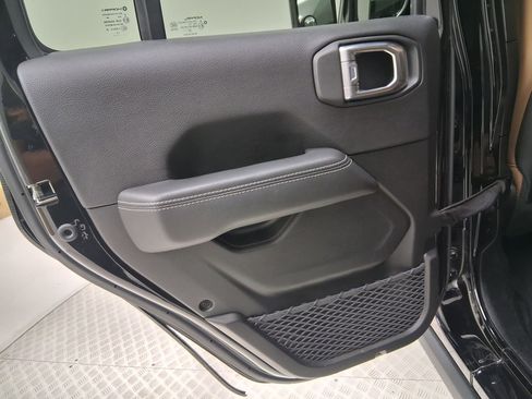 Used 2023 Jeep Wrangler Unlimited Rubicon 4xe w/ Safety Group AWD/4WD image 34