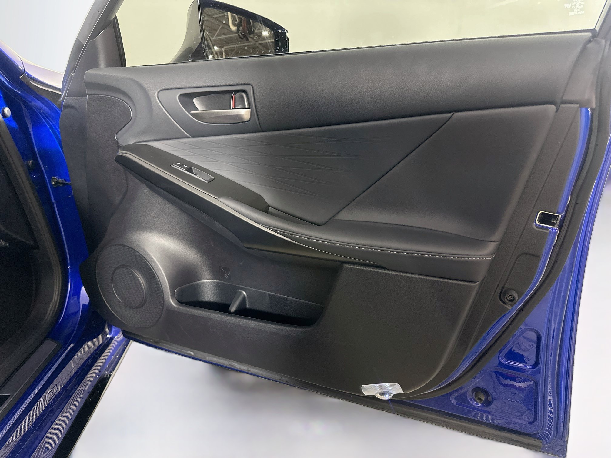 Used 2025 Lexus IS 350 F Sport RWD image 33