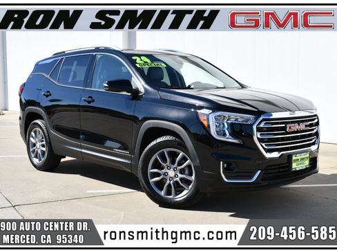 Used 2024 GMC Terrain SLT image 1