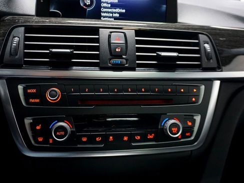 Used 2014 BMW 328i xDrive Wagon AWD/4WD image 22