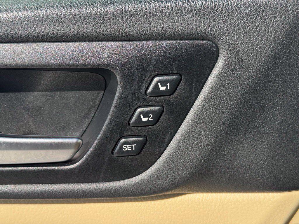 Used 2019 Toyota Highlander Limited FWD image 34