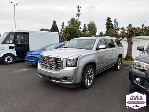 Used 2019 GMC Yukon XL Denali w/ Denali Ultimate Package AWD/4WD image 1