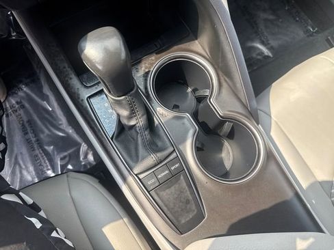 Used 2024 Toyota Camry SE image 38