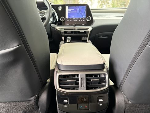 Used 2024 Lexus RX 350 FWD w/ Technology Package image 35