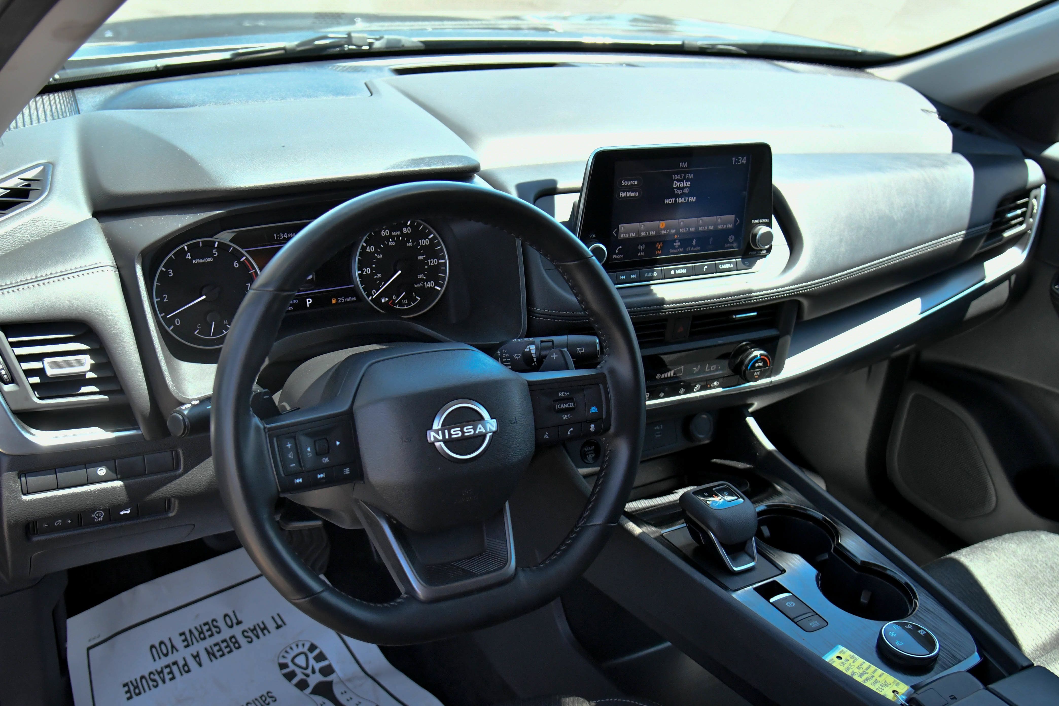 Used 2025 Nissan Rogue SV AWD/4WD image 14