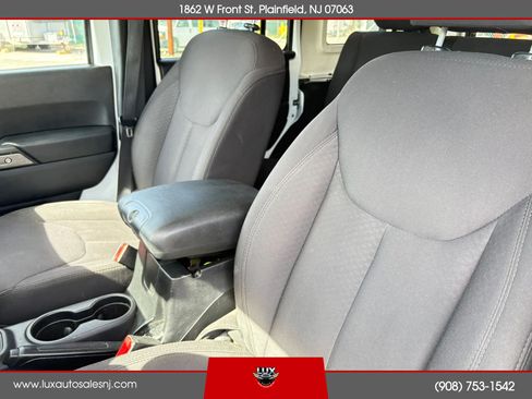 Used 2015 Jeep Wrangler Unlimited Sport w/ Quick Order Package 24S AWD/4WD image 32