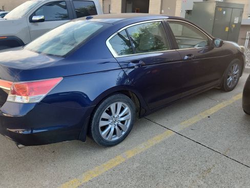 Used 2011 Honda Accord EX-L image 4
