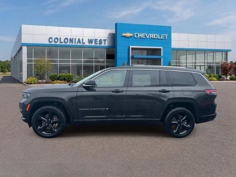 Used 2023 Jeep Grand Cherokee L Limited w/ Trailer Tow Group (B) AWD/4WD image 3