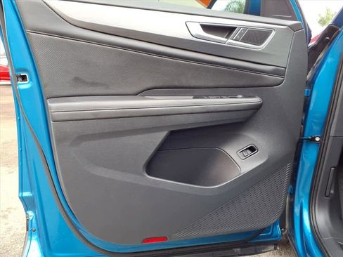 Used 2024 Volkswagen Atlas Cross Sport SE image 17