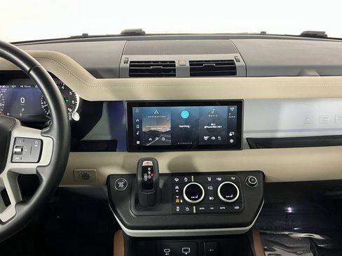 Certified 2023 Land Rover Defender 90 SE image 12